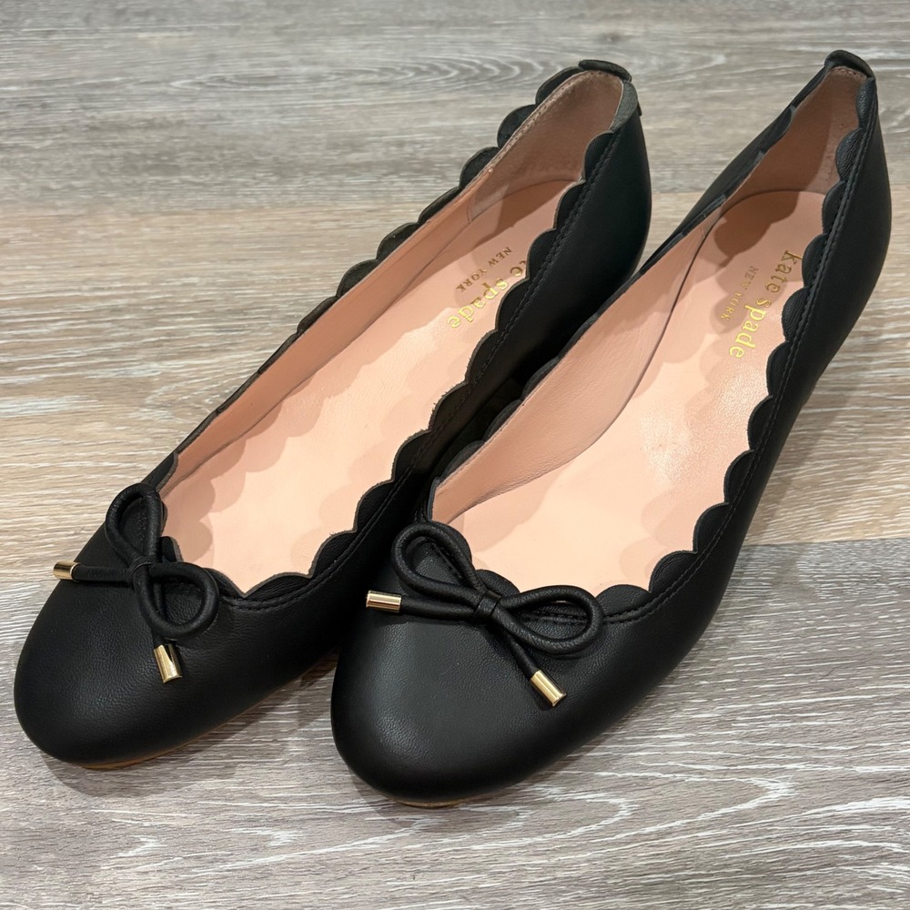 Kate Spade New York Black Leather Scalloped Bow Block Heel Pumps Size 7.5M